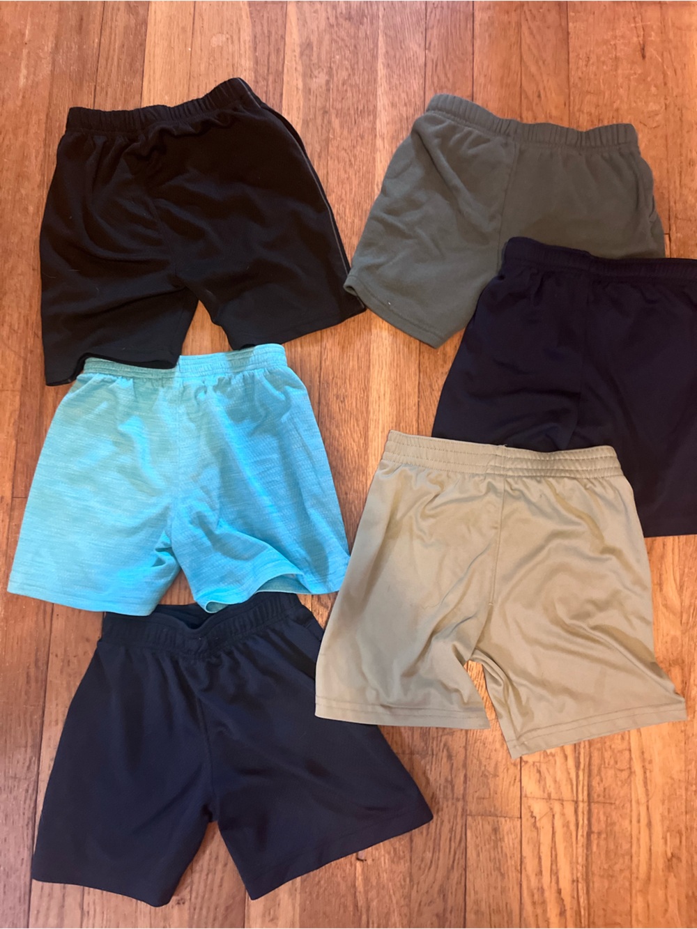 Boys mesh shorts bundle size 5T - Picture 4 of 4